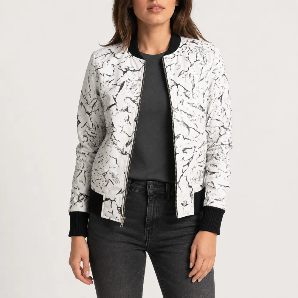 Elara Weiße Leder Bomberjacke mit Marmorprint für Damen